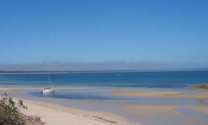 Baudin Beach House | * * * Aquamarine * * *nRight next to the beach
