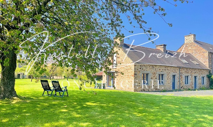 Goudelin House | Ar Fardo - Traditional house with large enclosed garden