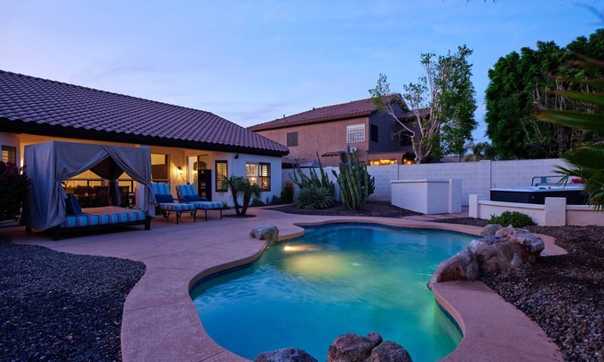 Arabian Crest Cottage | Arabian Nights - Private Pool - Hot Tub - Games!