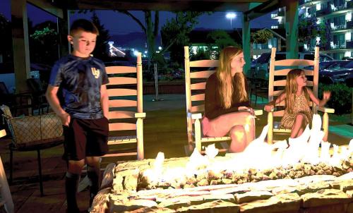 Pigeon Forge Hotel | Arbors at Island Landing Hotel & Suites