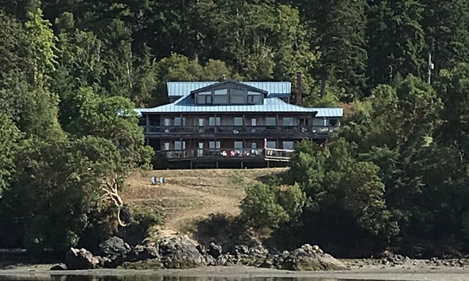 Sooke House | Arbutus Cove Guesthouse