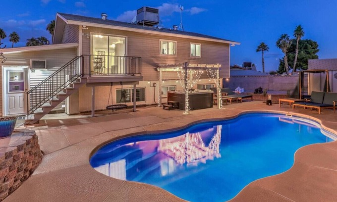 Paradise House | Arcade Lounge-Pool+Spa, Pool Table, Close to STRIP