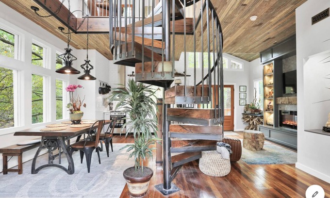 East Side Apartment | Archimedes Nest at The Emu Ranch