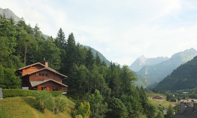 Les Contamines-Montjoie Ski Chalet | Architect-designed family chalet - superb view of Mont Joly - 2 km from the slopes