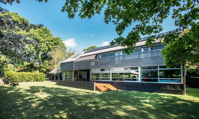 Burrawang House | Architect designed contemporary home in the heart of Burrawang Village
