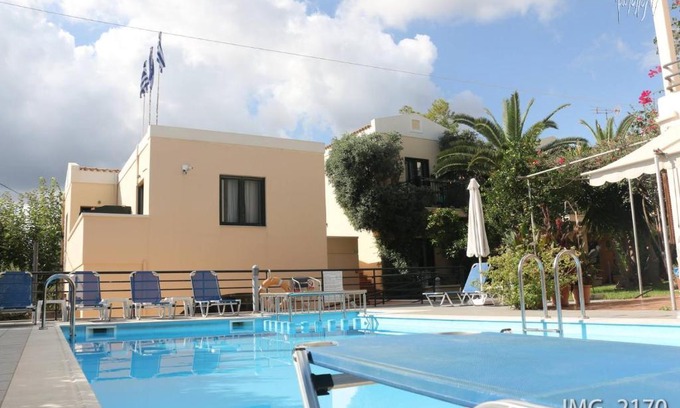 Daratsos Apartment | Architect's Apartments