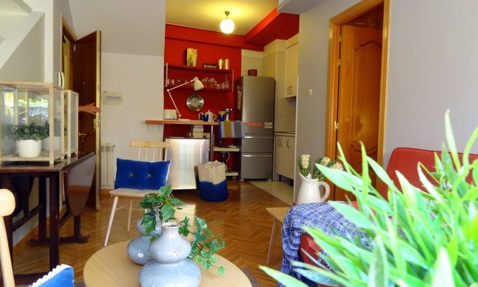 Embajadores Apartment | Architect's Headquarter, Green Patio, A/C, Flexcation, Veganfriendly, max. 2 pax