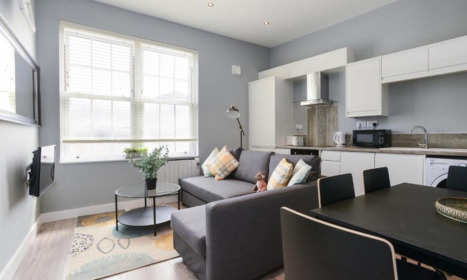 Nottingham City Centre Apartment | Arena Apartments - Stylish and Homely Apartments by the Ice Arena with Parking