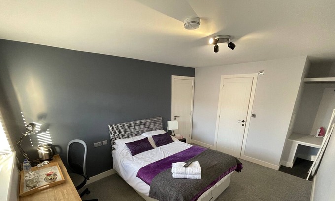 Basingstoke Hotel | Arlan House, Superb Basingstoke Hotel - Room 09