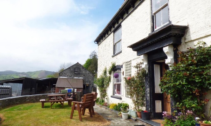 Pennant Melangell House | Arllen Fawr