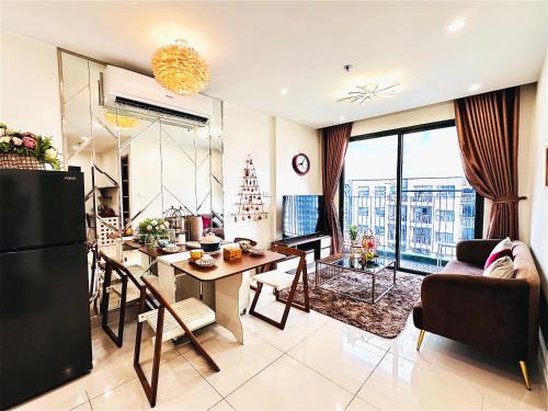 Gia Lam Apartment | Armin Homes Căn hộ 2 Phòng ngủ Vinhomes OCP
