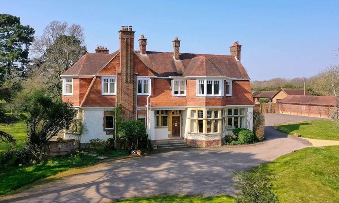 New Forest District House | Arnewood Manor - Countryside View