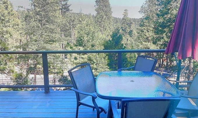 Arnold Cabin | Arnold Family Escape - 4 Bdrm Blue Lake Springs Cabin