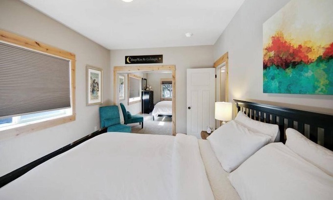West Yellowstone Condo | Arrowhead Condos Unit 5