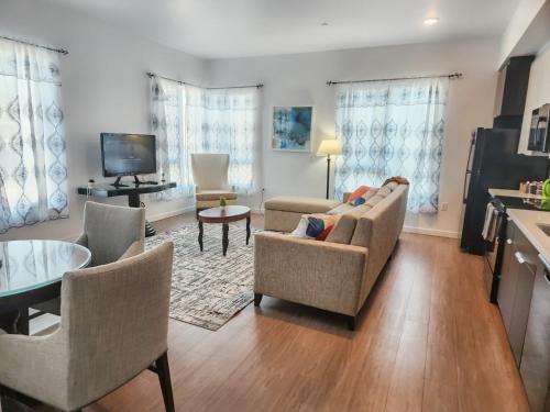North of Montana Apartment | Art District Downtown Spacious Homes
