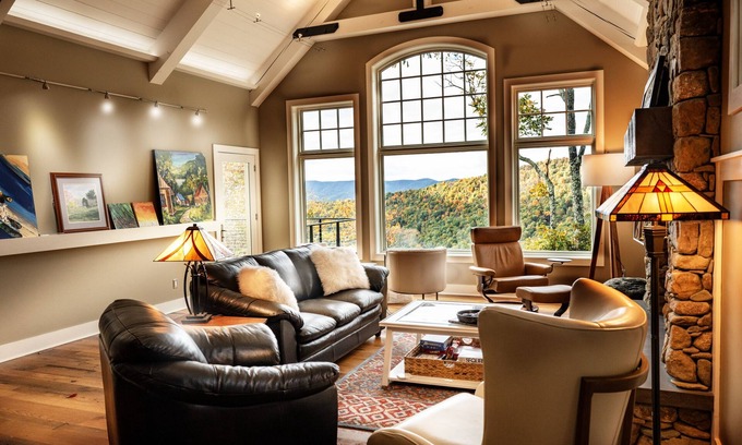 Nellysford House | Art & Soul: Stairless Entry/Living + Sauna/Hot Tub