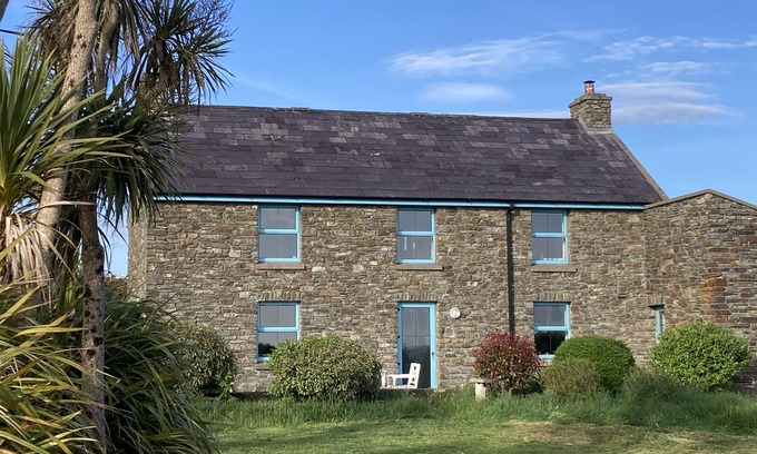 Durrus West House | Artist house with fantastic sea views