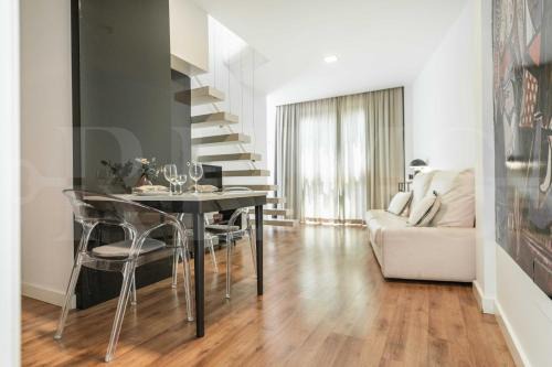 Centro Apartment | Artistic duplex with terrace by Picasso Museum by REMS