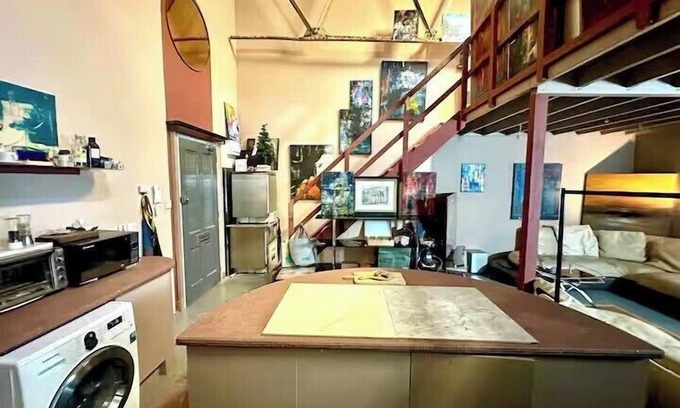 Holloway Apartment | Arty infused Loft with ac near Emirates Stadium