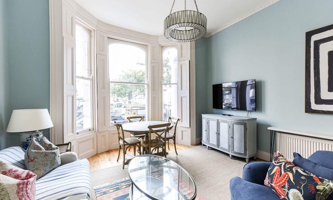 Colville Apartment | Arundel Gardens | Pro-Managed