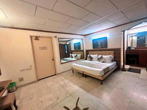Connaught Place Hotel | ASAR Alka Premier