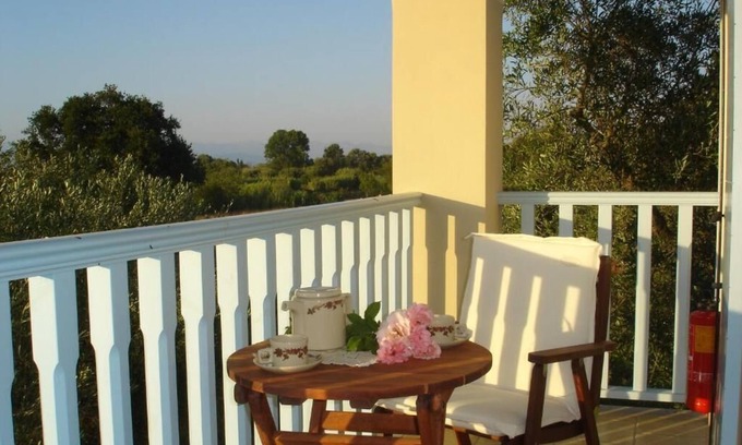 Petaleia Cottage | Asfodelos Cottage at Aroggia Farm by JJ Hospitality-