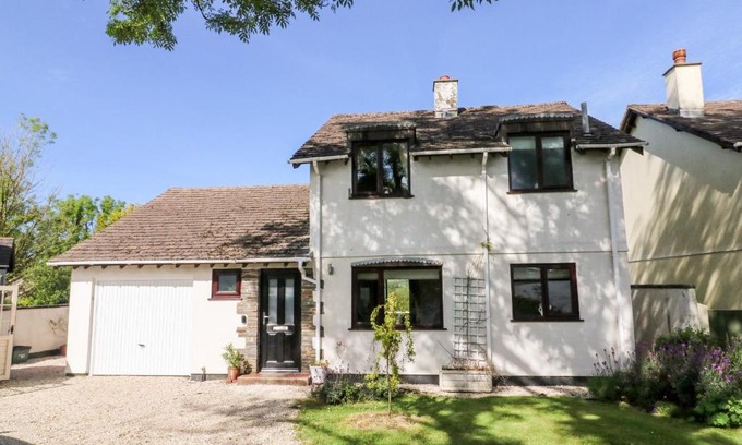 Bradworthy House | Ash Tree Cottage