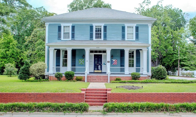 Clinton House | Ashford Inn - Spacious 5-bedroom historic house in Clinton