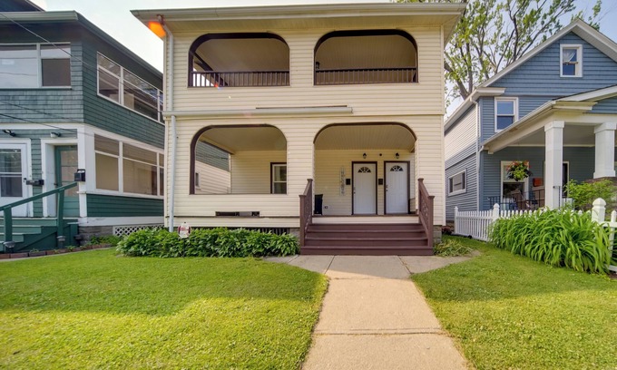Ashtabula Apartment | Ashtabula Vacation Rental w/Covered Balcony