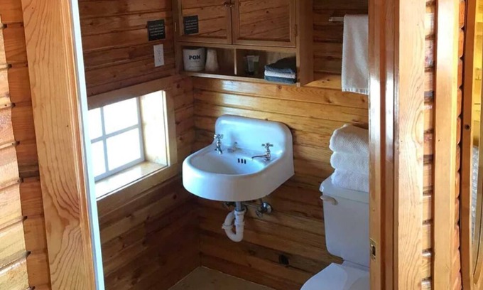 Ashton Cabin | Ashton Historic Log Cabins 5