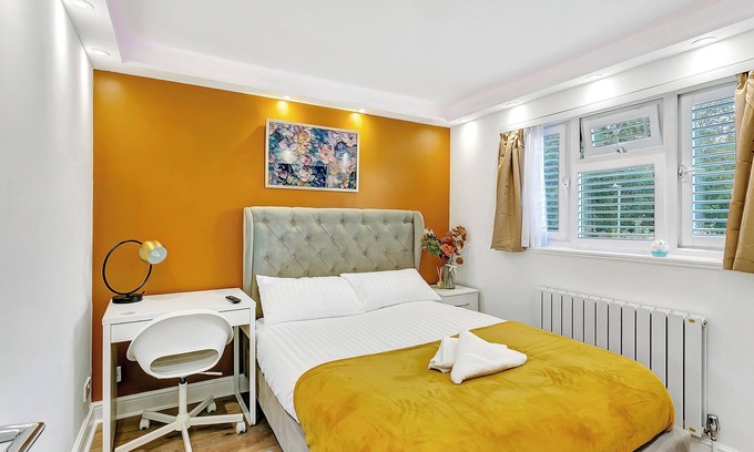Bierton Apartment | Aspen Cl – Private Room in 4-Bed Retreat with Gym