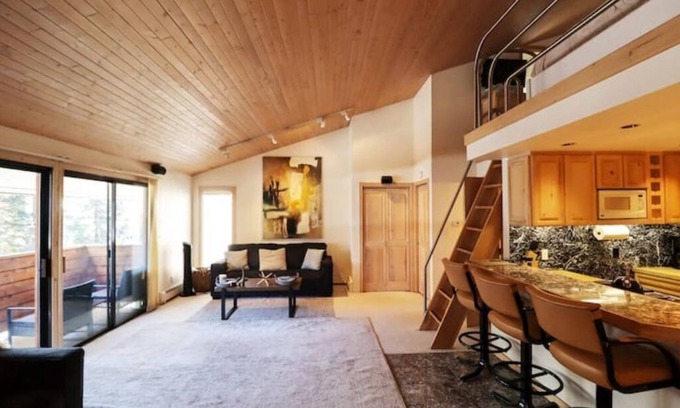 Aspen Condo | Aspen Downtown with Patio, Fireplace, Parking, W/D