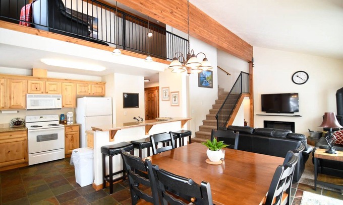 McCall Condo | Aspens Getaway Short walk to McCall Club & BeachnRecently renovated with A/C .