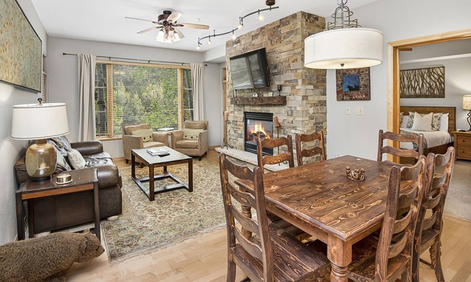 Edwards Condo | Aspenwood Lodge In Arrowhead, short walk to the Ski Lift, free garage parking!