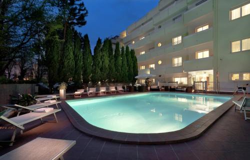 Marina Centro Hotel | Astoria Suite Hotel