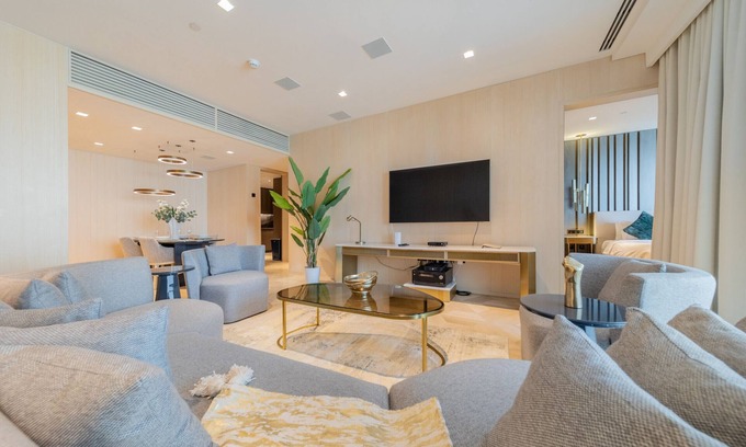 Palm Jumeirah Apartment | Astounding 1BR Apartment with Sea View