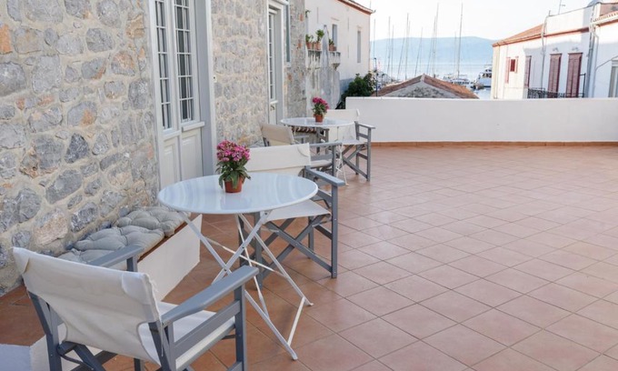 Hydra Apartment | Astraea