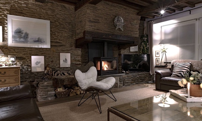 Bouillon House | At 13 Faubourg de France in Bouillon, 600m from the center and near the Semois river.