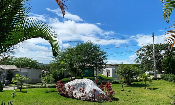 Gravata Cottage | At 5 min. from downtown! House in a gated community in Gravatá.