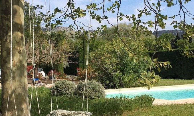 Cheval-Blanc Villa | At the foot of the Petit Luberon, secluded vacation villa
