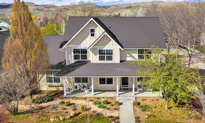 Garden City House | "At The Hearth" - Luxury Home w/Gym Access and Seasonal Pool!