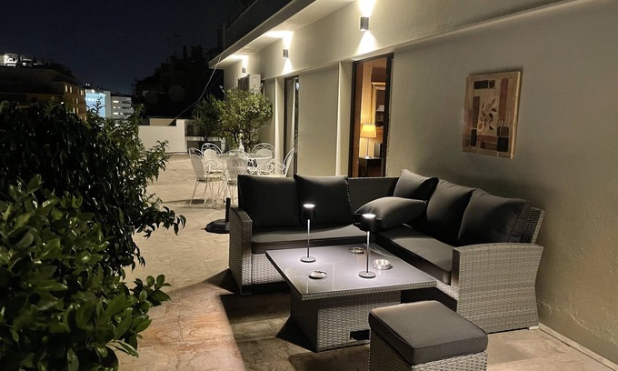 Neos Kosmos Apartment | Athens Neos Kosmos Penthouse, city and sea view