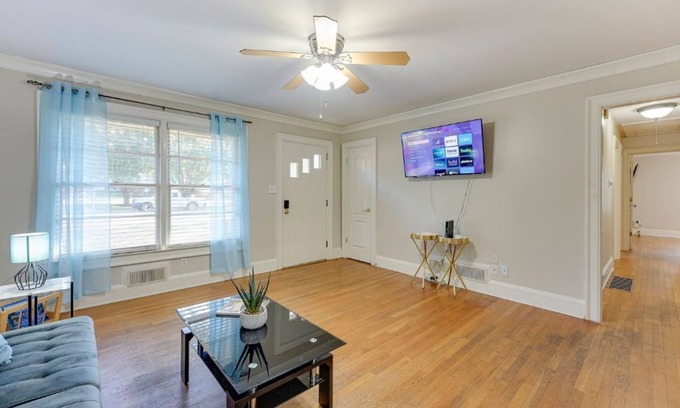 Smyrna House | Atl Luxury Home+Guest House 1mi from the Battery