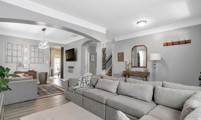 Church Street House | ATL Luxury Staycation Retreat! 15 mins from downtown. 10 min drive from Airport!