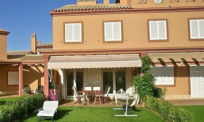 Chiclana de la Frontera Villa | Attached house, near golf course, communitary pool, rent in Chiclana,Santi Petri