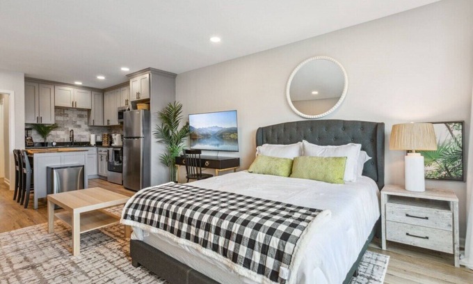 Hampton Apartment | Attention Corporate Professionals! Discover Comfort and Convenience on the Hampton Peninsula