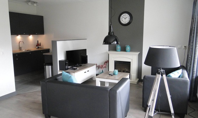 Westkapelle Apartment | Attractive 4p apartment in Westkapelle at sea