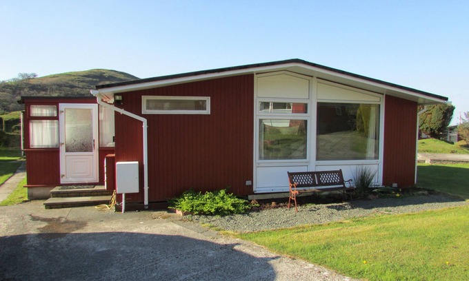 Tywyn Ski Chalet | Attractive chalet in a secluded valley near Tywyn