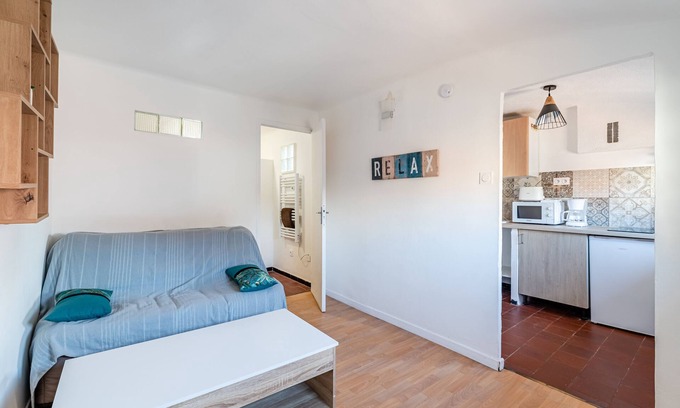 La Seyne-sur-Mer Apartment | Attractive, renovated and fully-equipped 19m² studio. Air conditioning