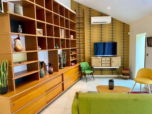 Couronne Urbaine House | Atypical 5-person house with patio, downtown, air-conditioning